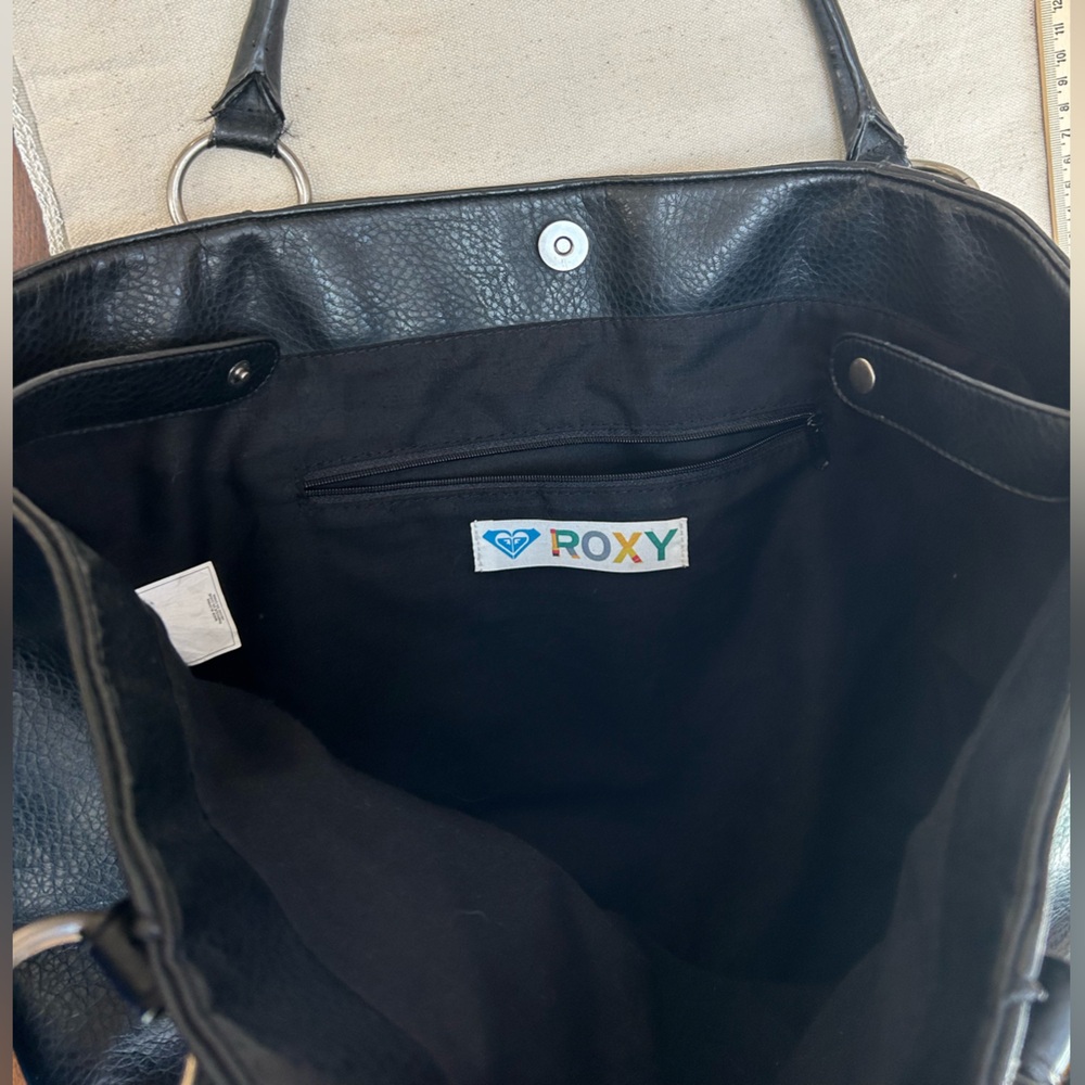ROXY large BlackTote Bag, double handle, secure cinch up snap system. - Picture 10 of 10